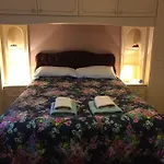 The Crown Hotel 3*